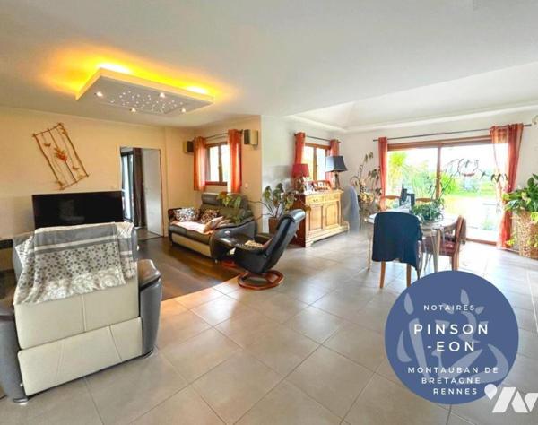 Maison contemporaine de 2012, spacieuse et lumineuse