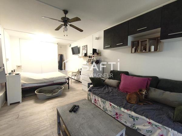 A 100 m de la Mer, studio en très bon état en RDJ avec terrasse.