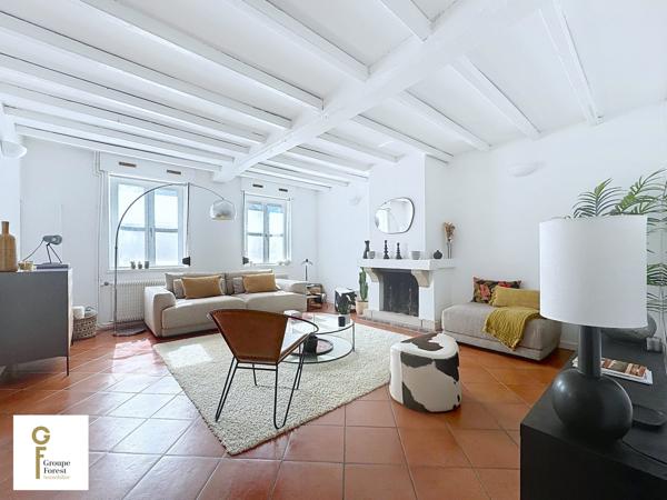 DEMEURE DE CHARME ATYPIQUE SEMI PLAIN-PIED