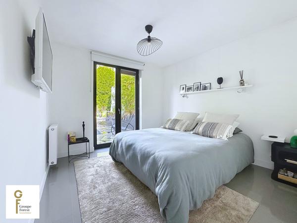 DEMEURE DE CHARME ATYPIQUE SEMI PLAIN-PIED