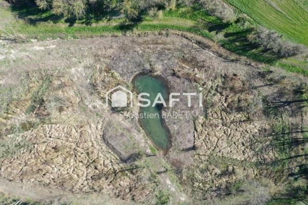 propriété exceptionnelle combine charme, espace et sérénité dans un cadre naturel d'exception.