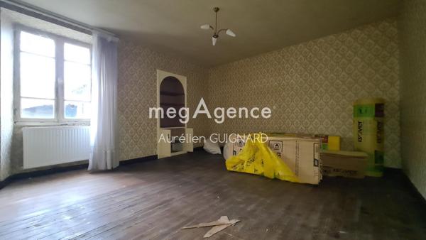 Maison à BRESSUIRE, 79300 - 6 pièces 108m²