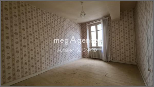 Maison à BRESSUIRE, 79300 - 6 pièces 108m²