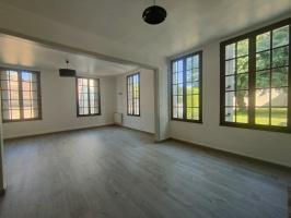 A 5 mn DE SAINTE GENEVIEVE, TRES BELLE MAISON BOURGEOISE DE 150 m² HAB AVEC GARAGE ET DEPENDANCES SUR 800 M²  Sainte-Geneviève (60730)