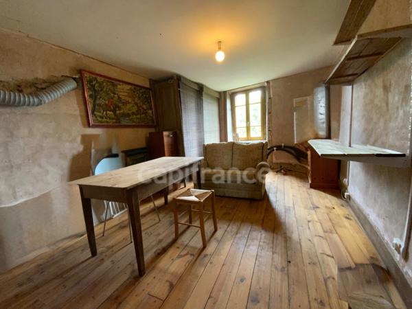 A LA COTE ST DIDIER (42 ) MAISON DE CAMPAGNE DE 105 M2 AVEC TERRAIN ARBORÉ de 300 m2