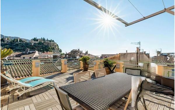 Cassis (13260) Immeuble de 5 logements loués _ 234m² avec terrasse balcons pour investir à Cassis