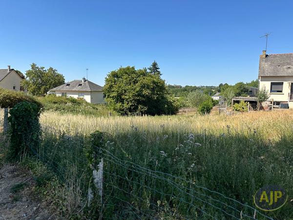 Terrains à vendre Martigne Ferchaud : surface de 615 m2 à 28 000€ - AJP Immobilier Châteaubriant