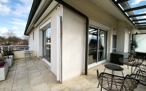 Appartement à vendre    6 pièces • 155,12 m2 Ferney-Voltaire