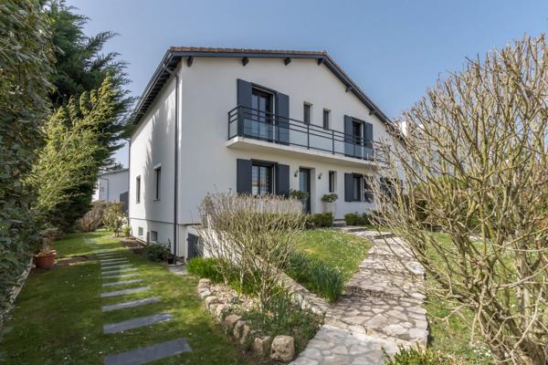 Une Demeure Familiale - Centre du Bouscat