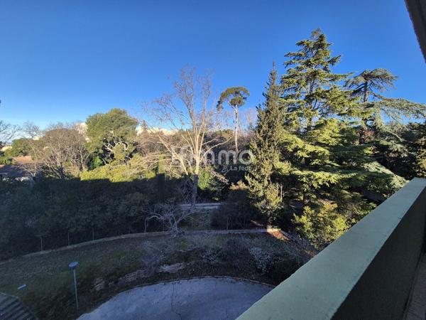 T4/T5 95M2 3 Balcons St Jean du Desert 13012