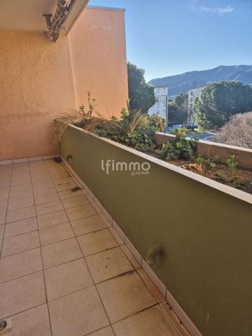 T4/T5 95M2 3 Balcons St Jean du Desert 13012