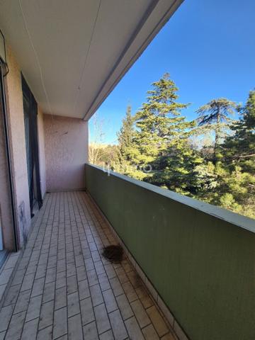 T4/T5 95M2 3 Balcons St Jean du Desert 13012