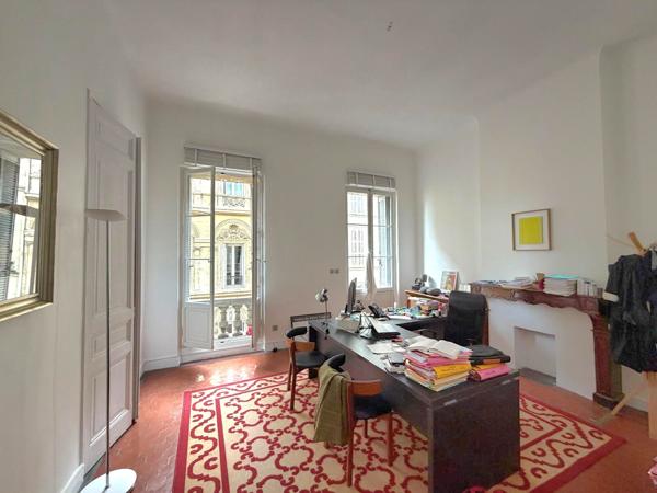 Bureaux haussmanniens avec beaucoup de cachet à louer - Palais de Justice / Préfecture - 13006 Marseille