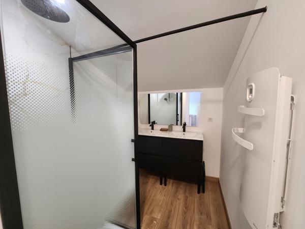 Mareuil-sur-Lay-Dissais (85320) Maison en pierre rénovée avec diverses dépendances et 4 chambres