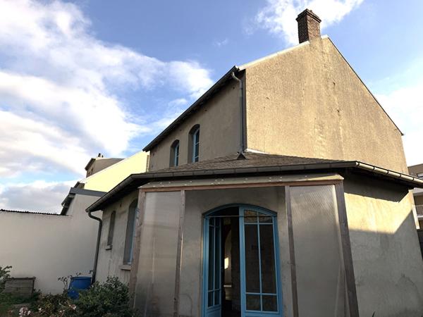 Charmante maison ancienne avec dépendance et jardin arboré ? Proche du bourg