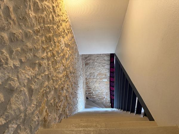 Charmante maison ancienne avec dépendance et jardin arboré ? Proche du bourg