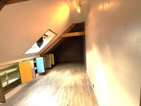 Charmante maison ancienne avec dépendance et jardin arboré ? Proche du bourg