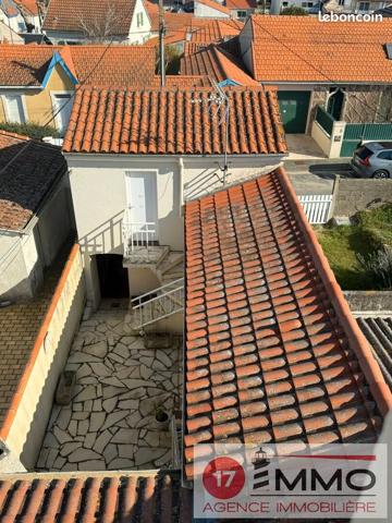 Belle balnéaire sur la plage