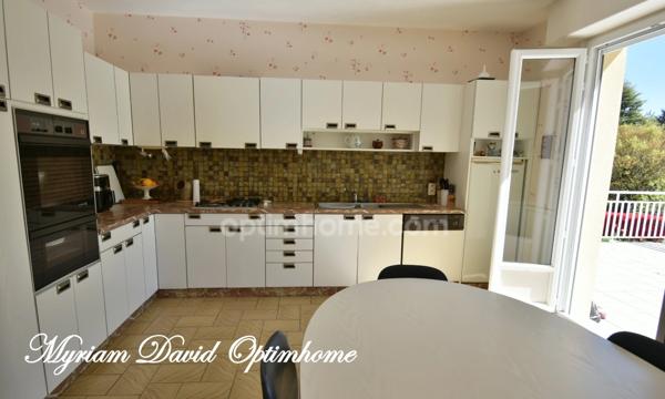 Maison 183 m² 5 chambres jardin 1600 m² Rostrenen proche centre