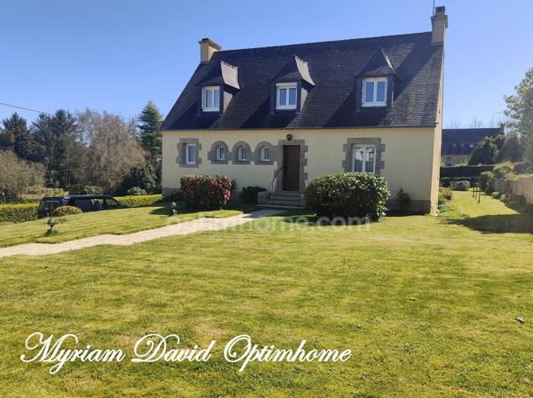 Maison 183 m² 5 chambres jardin 1600 m² Rostrenen proche centre