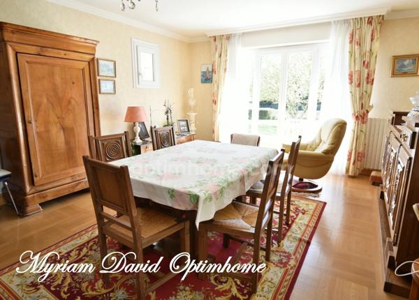 Maison 183 m² 5 chambres jardin 1600 m² Rostrenen proche centre