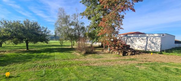 Terrain constructible St Crespin 1146 M² en second rideau, non viabilisé. Accès avec empierrement réalisé (avec passage des fourreaux)