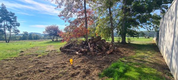Terrain constructible St Crespin 1146 M² en second rideau, non viabilisé. Accès avec empierrement réalisé (avec passage des fourreaux)