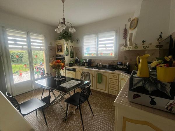 Maison de plain-pied avec piscine sur plus de 4 000 m² de terrain arboré