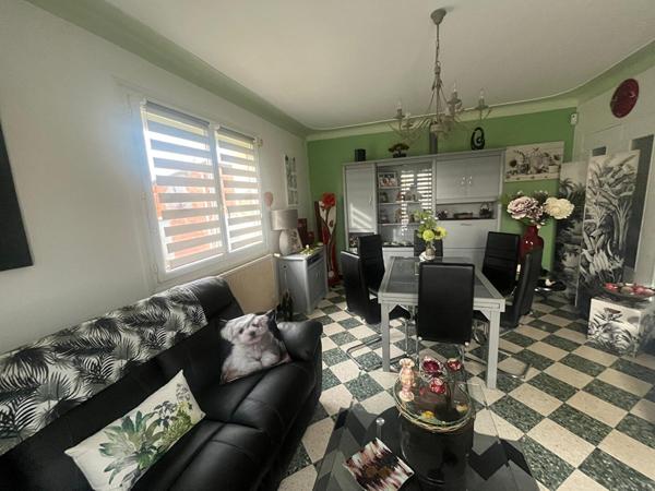 Maison de plain-pied avec piscine sur plus de 4 000 m² de terrain arboré