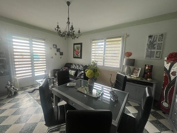 Maison de plain-pied avec piscine sur plus de 4 000 m² de terrain arboré