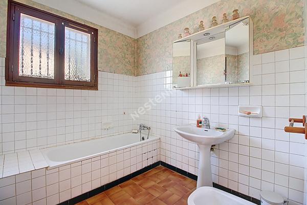 Grand appartement T4 de 98 m² avec garage et parking