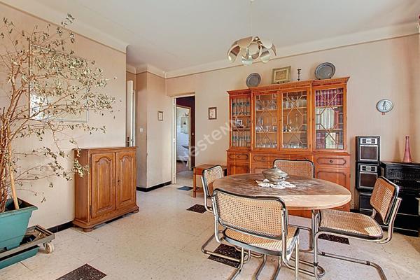 Grand appartement T4 de 98 m² avec garage et parking