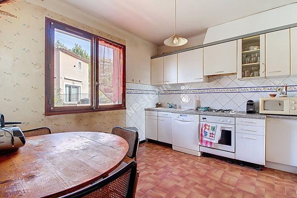 Grand appartement T4 de 98 m² avec garage et parking