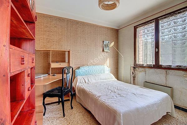 Grand appartement T4 de 98 m² avec garage et parking