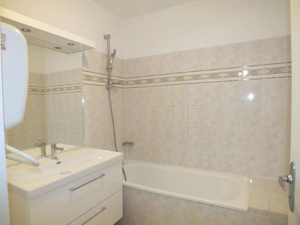 Appartement T2 45 m² en parfait état avec terrasse et piscine - Résidence sécurisée - Fuveau (13710)