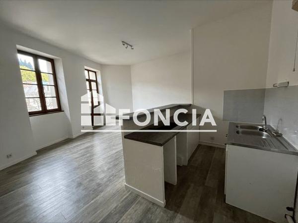 Location Appartement 2 pièces 60 m² - HOTEL FAVIER Chambery 73000