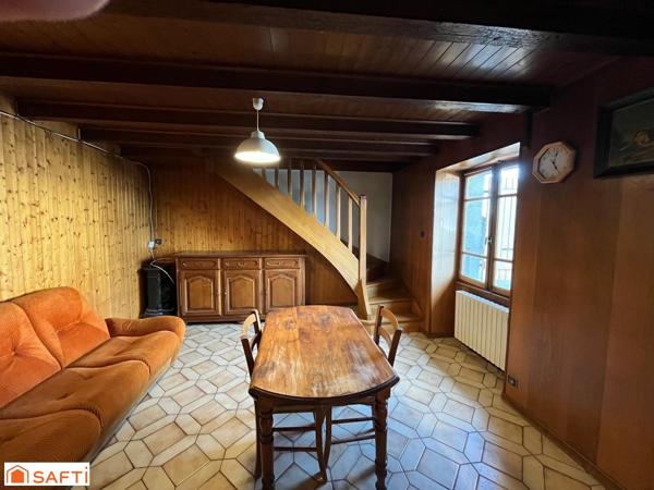 Ancienne ferme sur hauteur de Poisy avec vue montagnes !