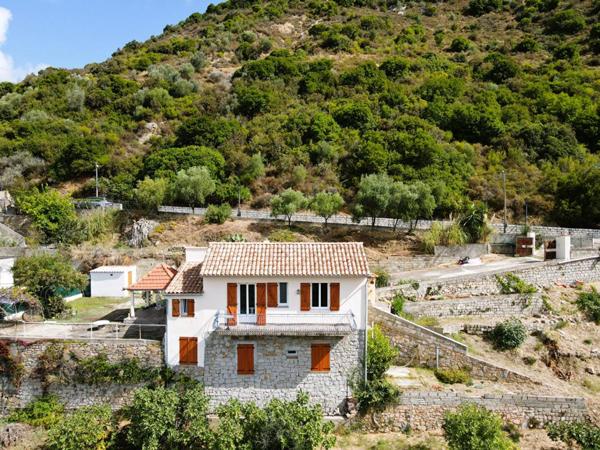Maison T3 + T2 à Sari d'Orcino