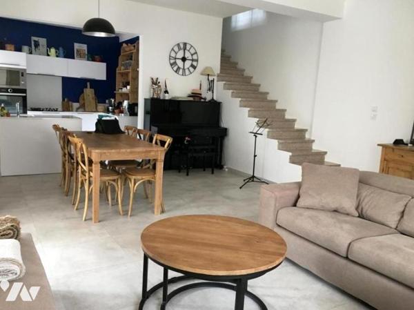  LE GRAU DU ROI  BELLE VILLA AVEC PISCINE AU COEUR DU CENTRE VILLE