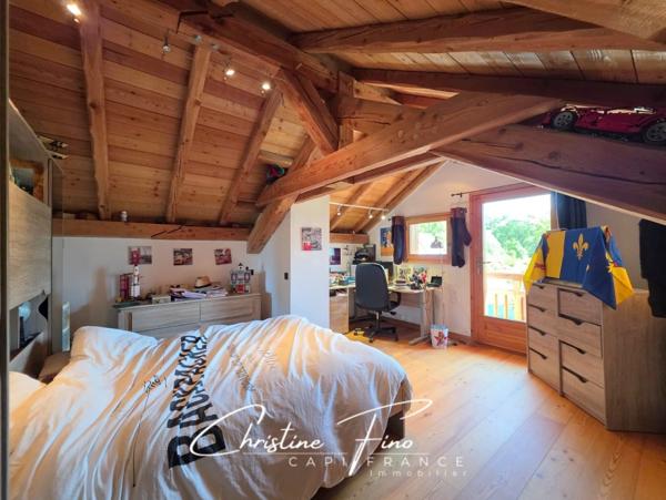 BRIANCON Chalet avec terrasse et appartement indépendant