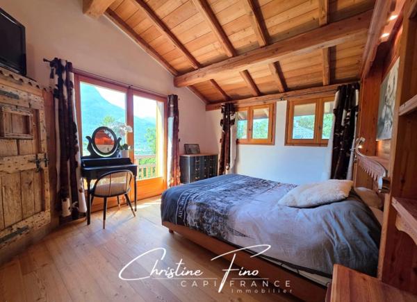 BRIANCON Chalet avec terrasse et appartement indépendant