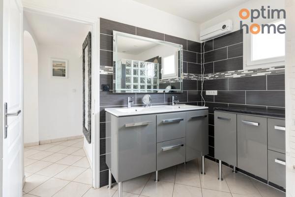 Maison à vendre 4 pièces MEYREUIL (13)