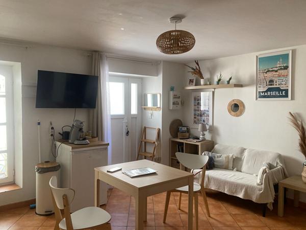Charmant appartement T1 meublé à louer Port de Saint Chamas