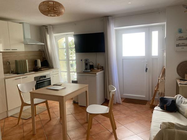 Charmant appartement T1 meublé à louer Port de Saint Chamas