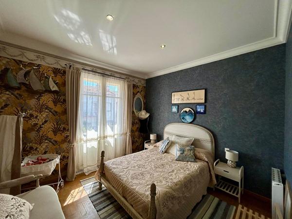 Charmante maison de ville T5 125m2 jardin et garage