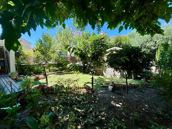 Charmante maison de ville T5 125m2 jardin et garage