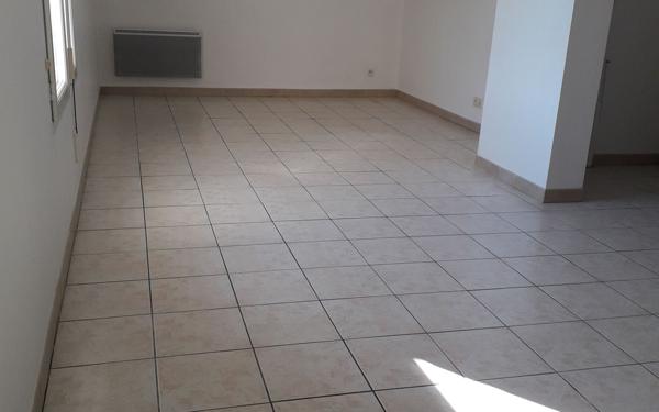 Appartement à louer    2 pièces • 41 m2 Saintes