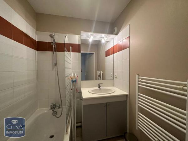 Appartement à louer 3 pièces 64.82m² Albi (81000)