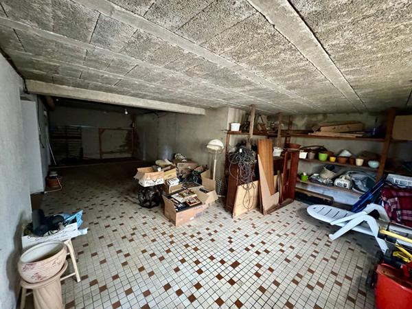 A vendre à DAMGAN, belle maison néobretonne sur sous sol complet et terrain de 762 m²