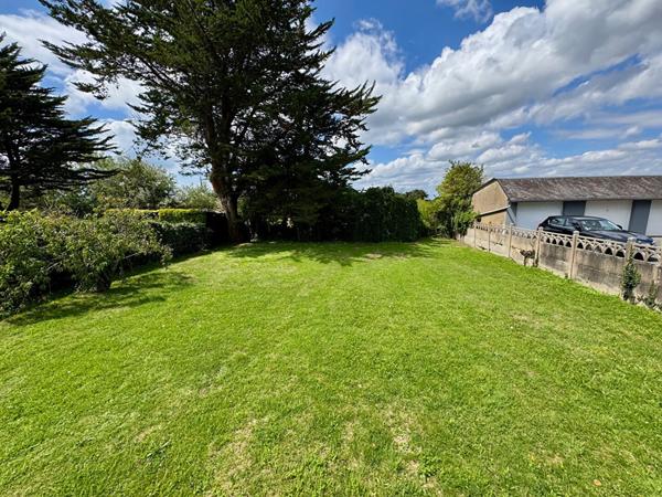 A vendre à DAMGAN, belle maison néobretonne sur sous sol complet et terrain de 762 m²